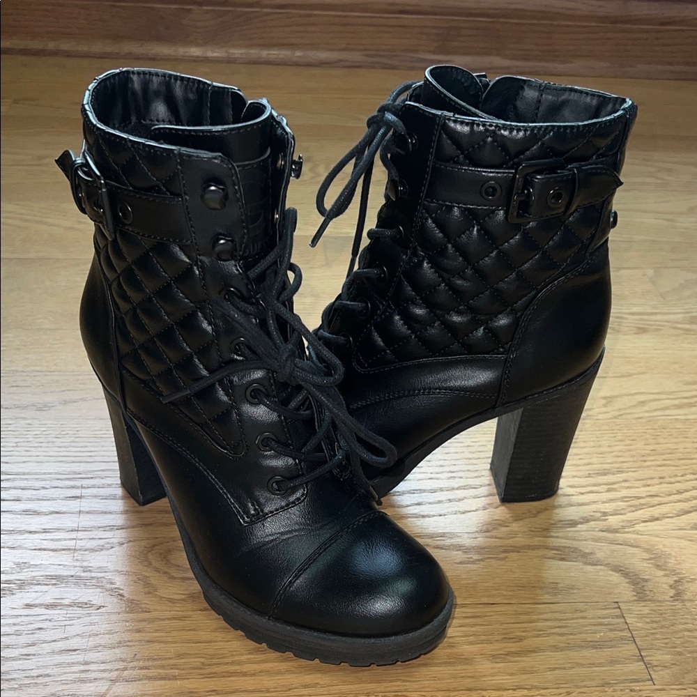 GUESS Black Quilted Lace-Up Heeled Combat Boots Women’s Size 7.5M